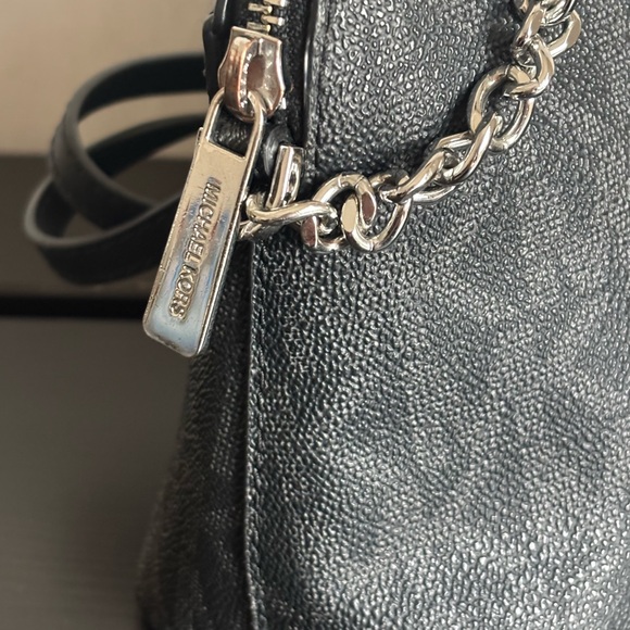 Michael Kors Jet Set Black Crossbody Bag • Chain Strap • Like New - Picture 5 of 8